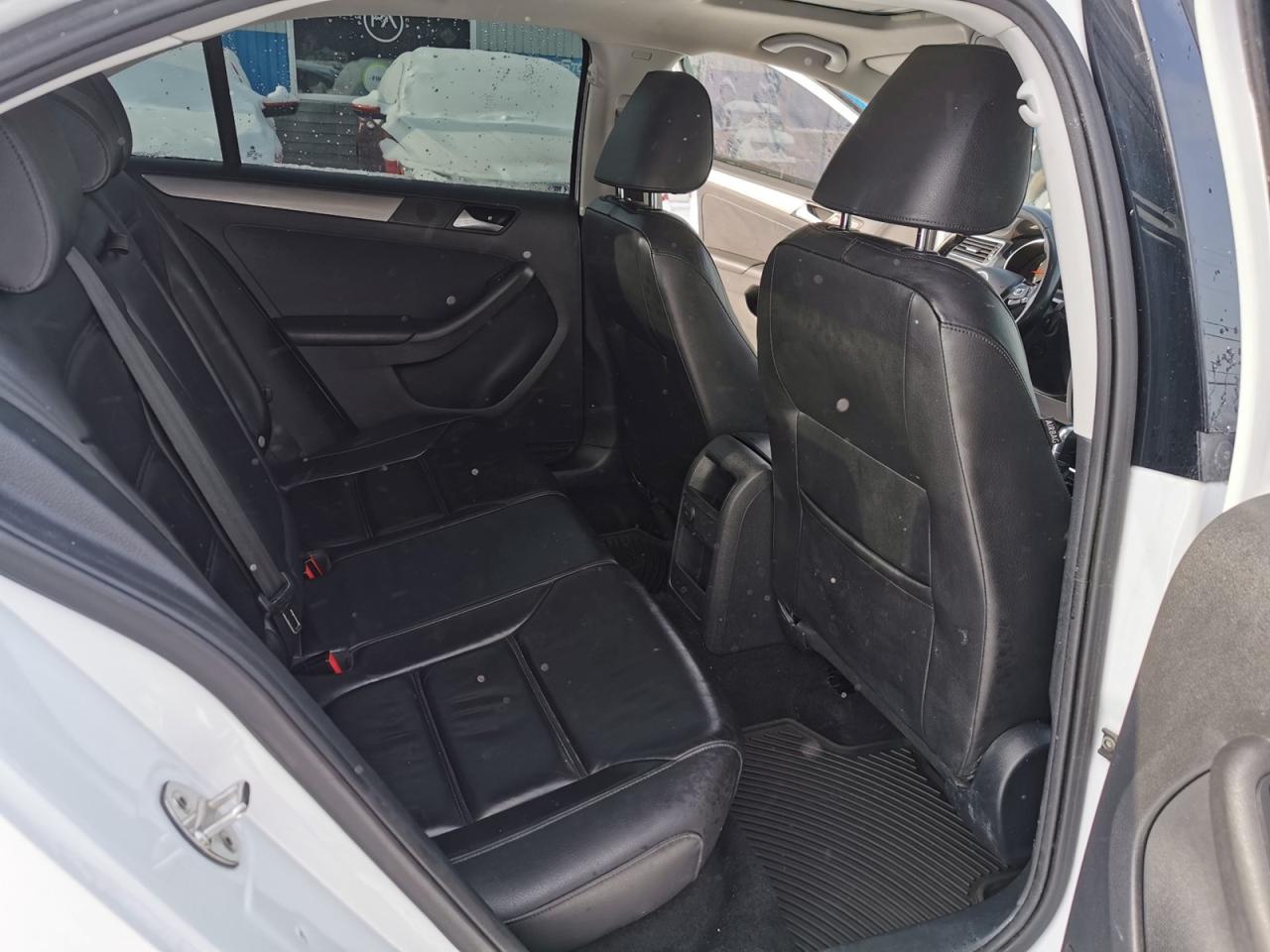 2016 Volkswagen Jetta SEL Photo