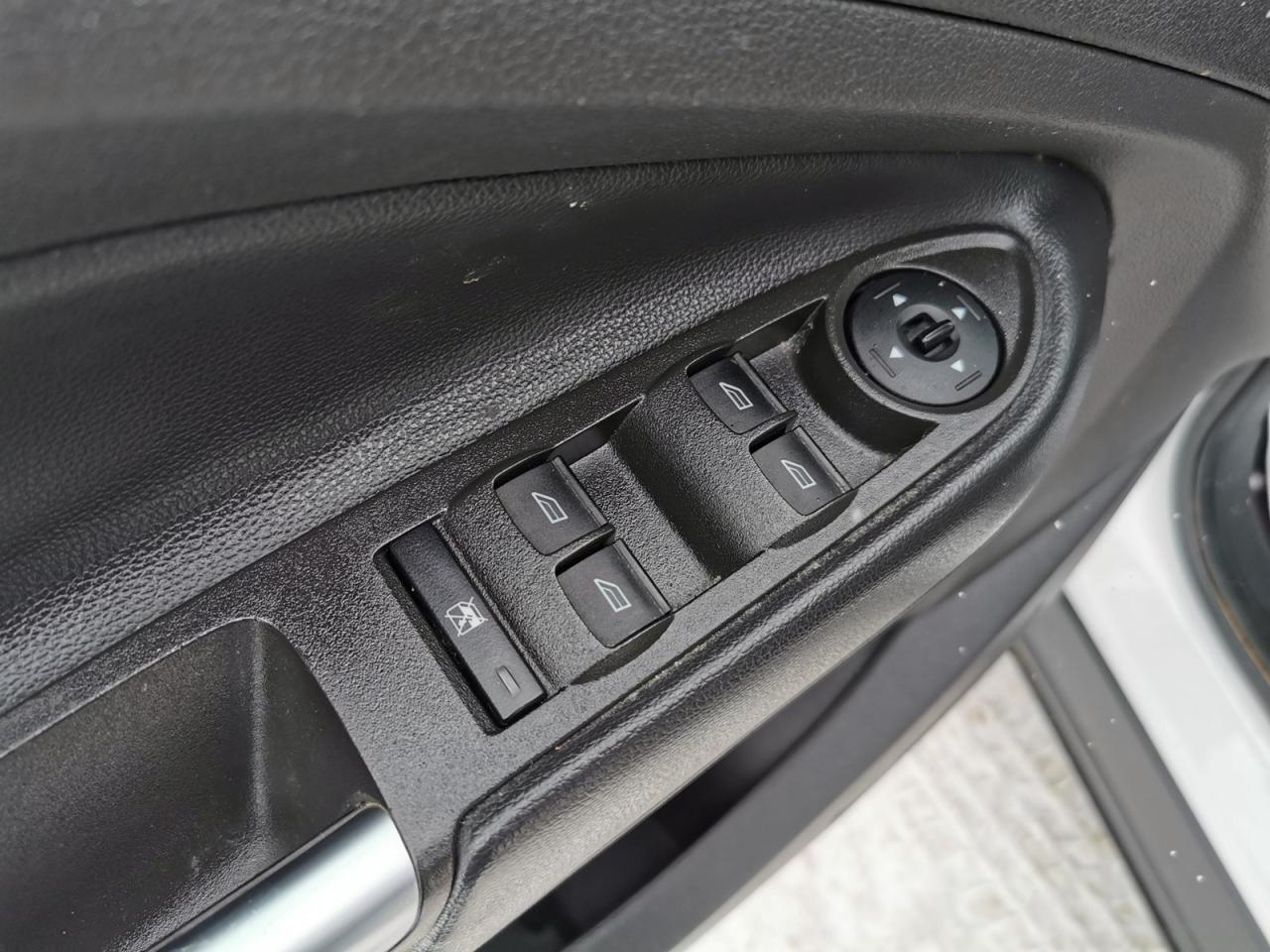 2018 Ford Escape SE Photo