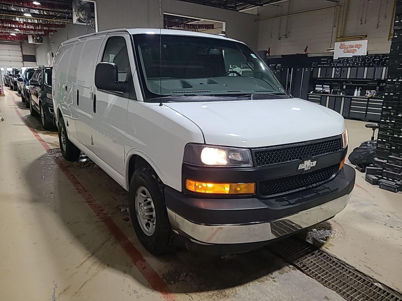 2020 Chevrolet Express 2500 Photo
