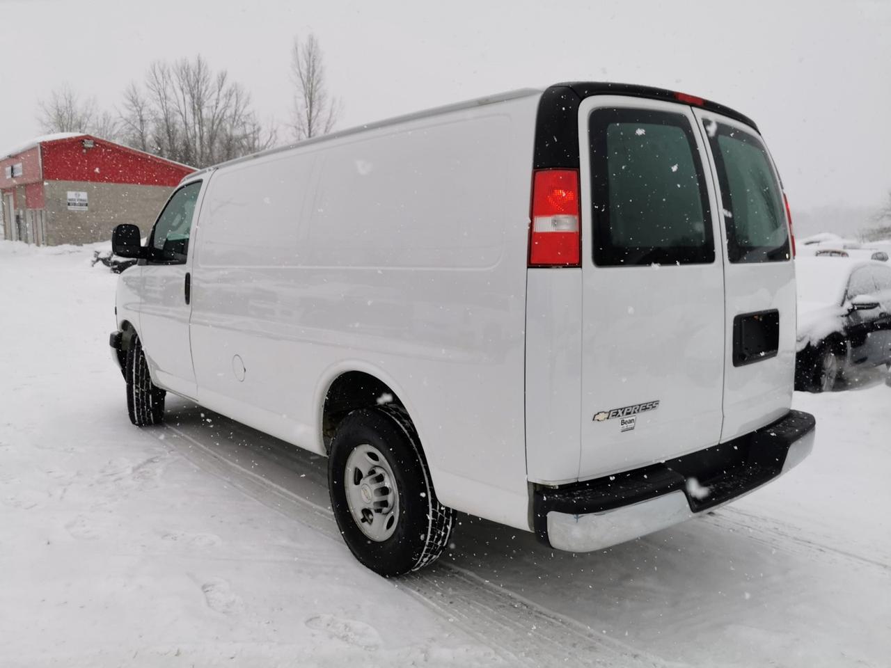 2020 Chevrolet Express 2500 Photo2