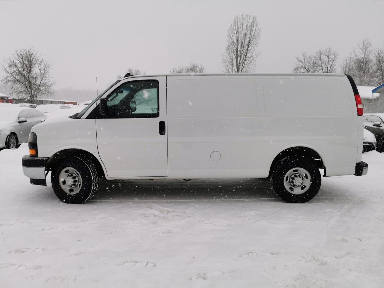 2020 Chevrolet Express 2500 Photo
