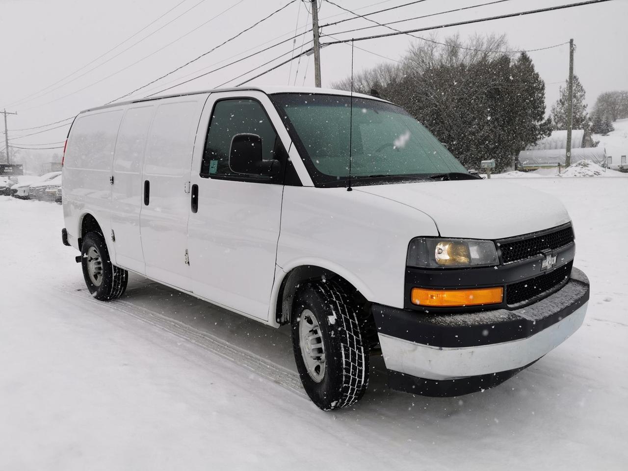 2020 Chevrolet Express 2500 Photo