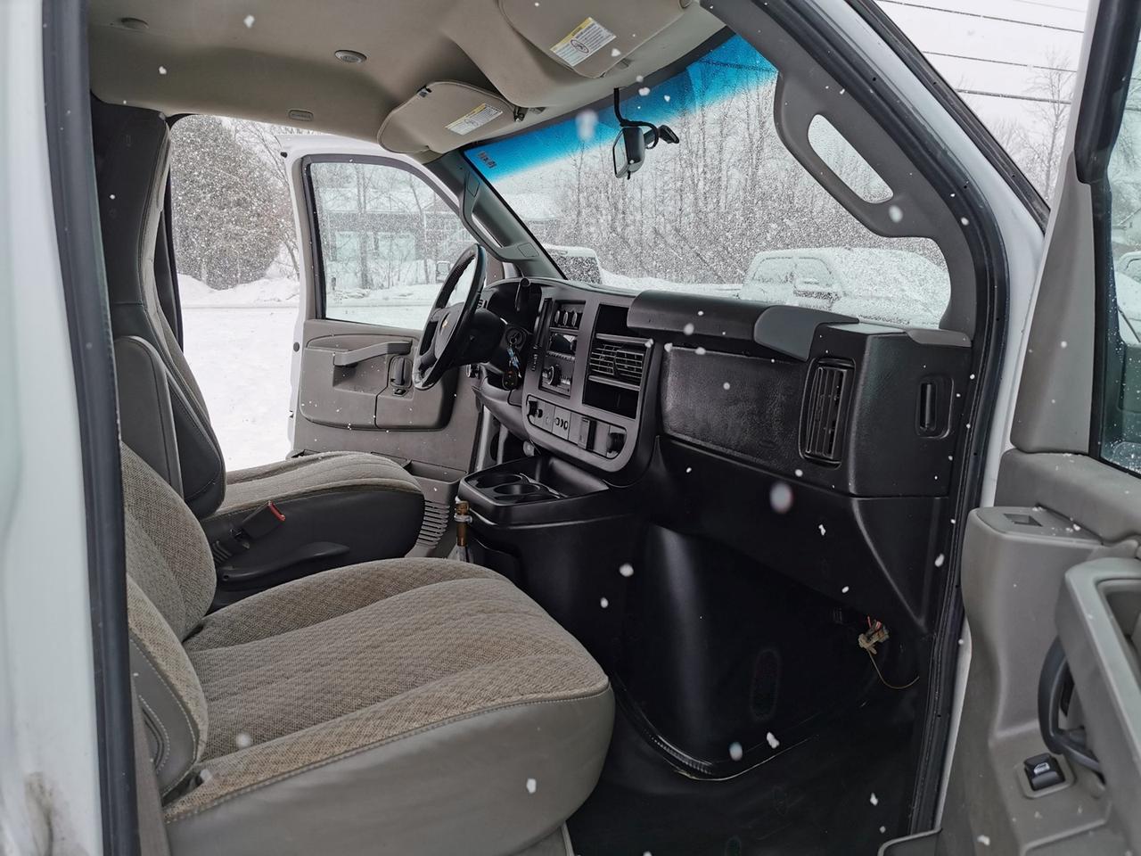 2020 Chevrolet Express 2500 Photo