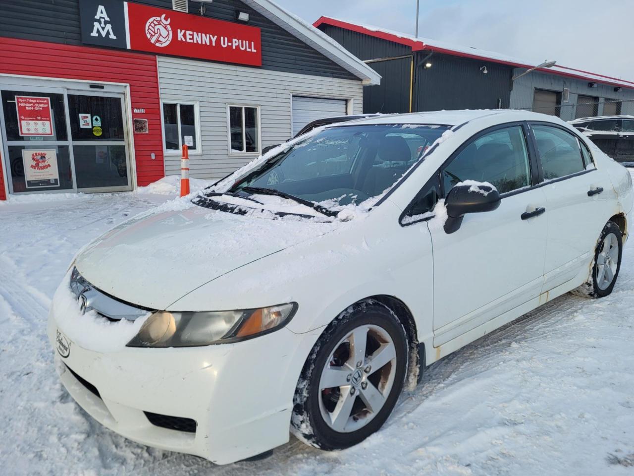 Used 2011 Honda Civic DX-G for sale in Long Sault, ON