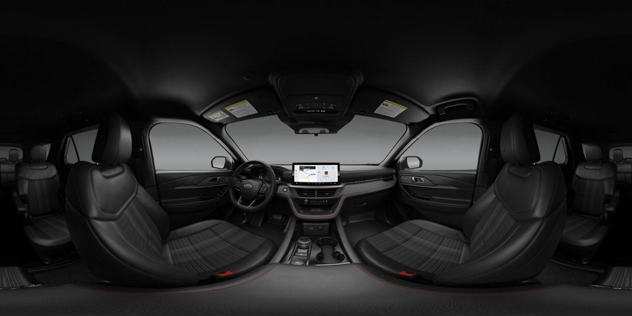 2026 Ford Explorer ST-Line Photo