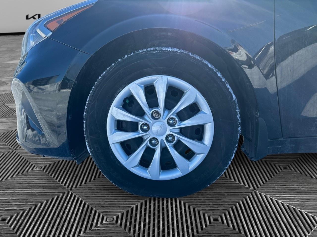 2022 Kia Forte Sedan LX IVT Photo