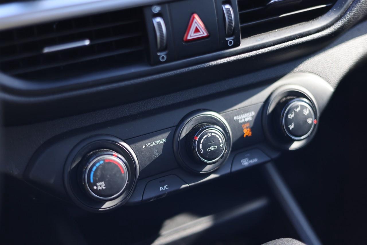 2022 Kia Forte Sedan LX IVT Photo