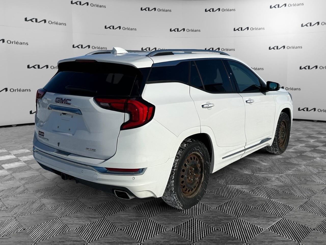 2020 GMC Terrain AWD Denali Photo3