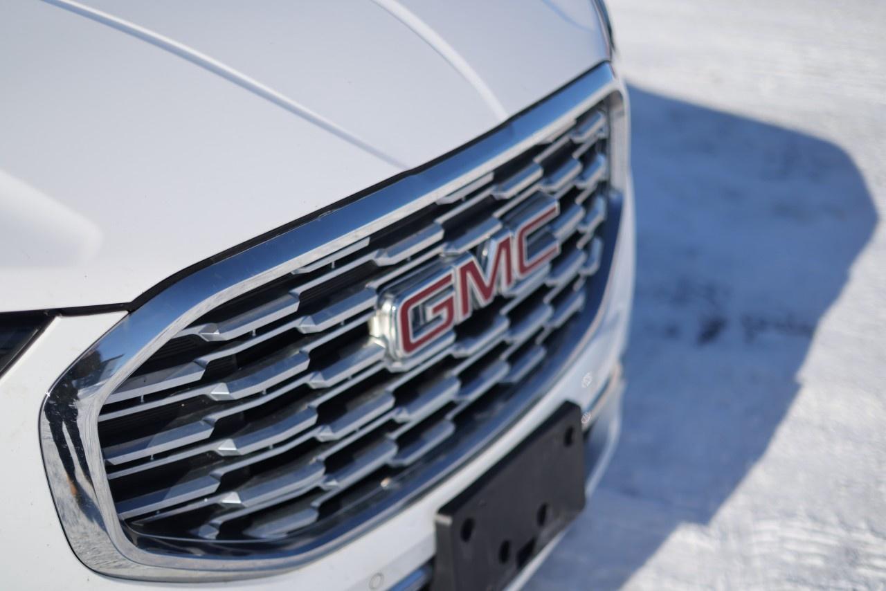 2020 GMC Terrain AWD Denali Photo