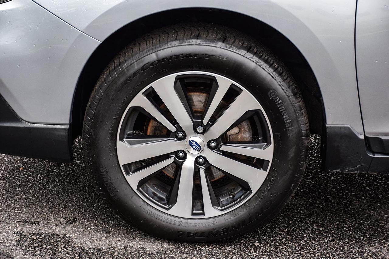 2018 Subaru Outback Limited SUNROOF EYESIGHT LEATHER Photo