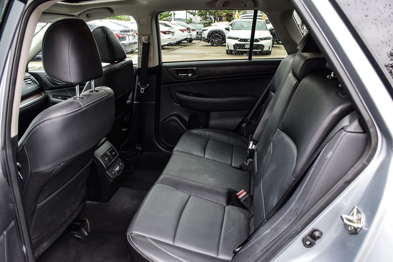 2018 Subaru Outback Limited SUNROOF EYESIGHT LEATHER Photo