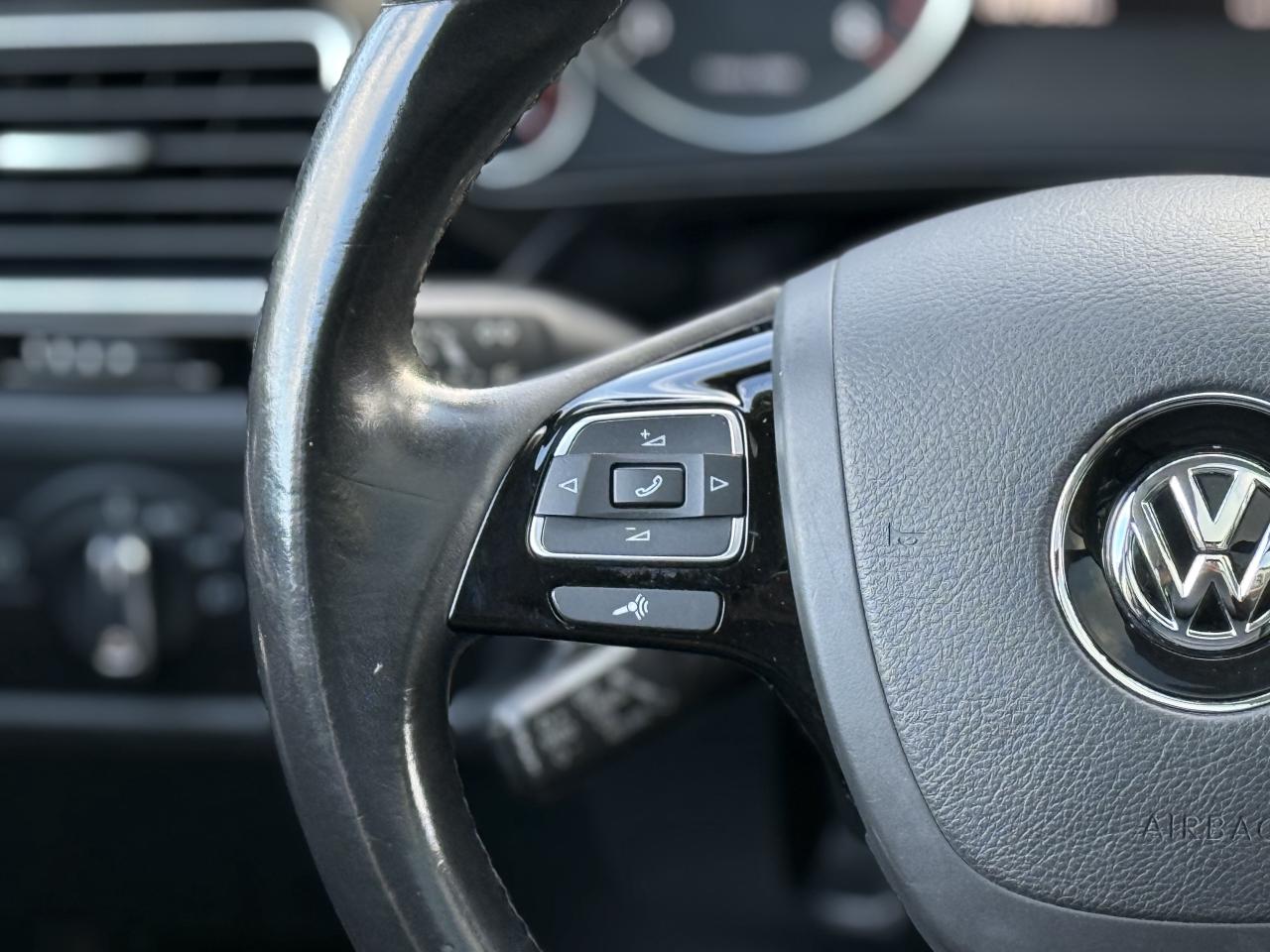 2016 Volkswagen Touareg SPORT LUX | PANO | 360 CAMERA | NAVI Photo