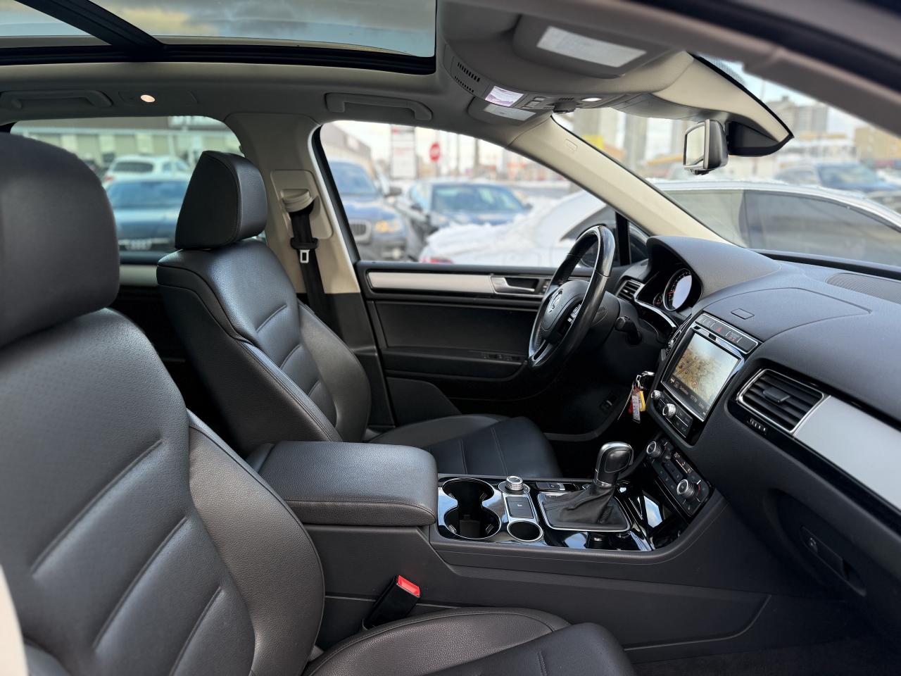 2016 Volkswagen Touareg SPORT LUX | PANO | 360 CAMERA | NAVI Photo