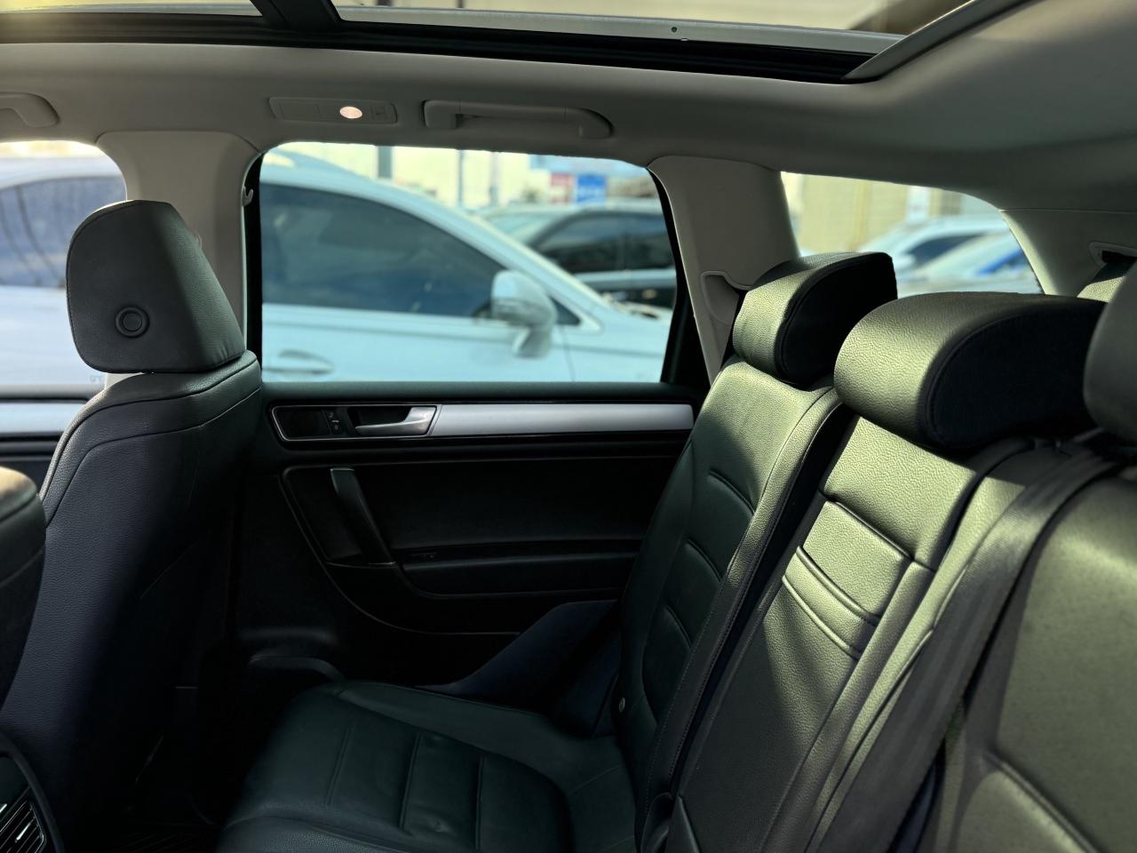 2016 Volkswagen Touareg SPORT LUX | PANO | 360 CAMERA | NAVI Photo