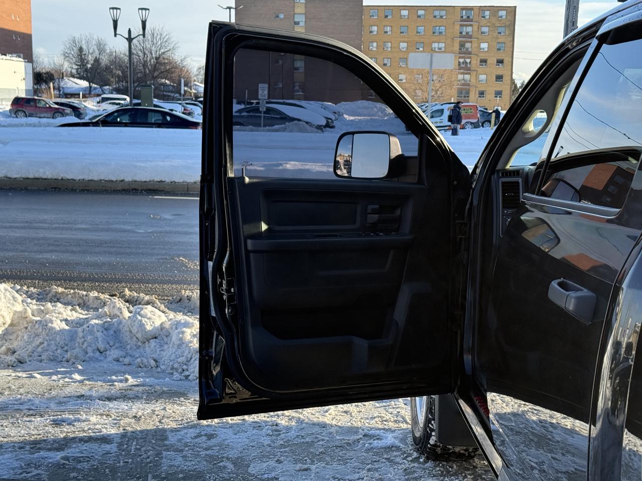 2017 RAM 1500 TRADESMAN | 5.7 V8 | FINANCE | NO ACCIDENTS Photo