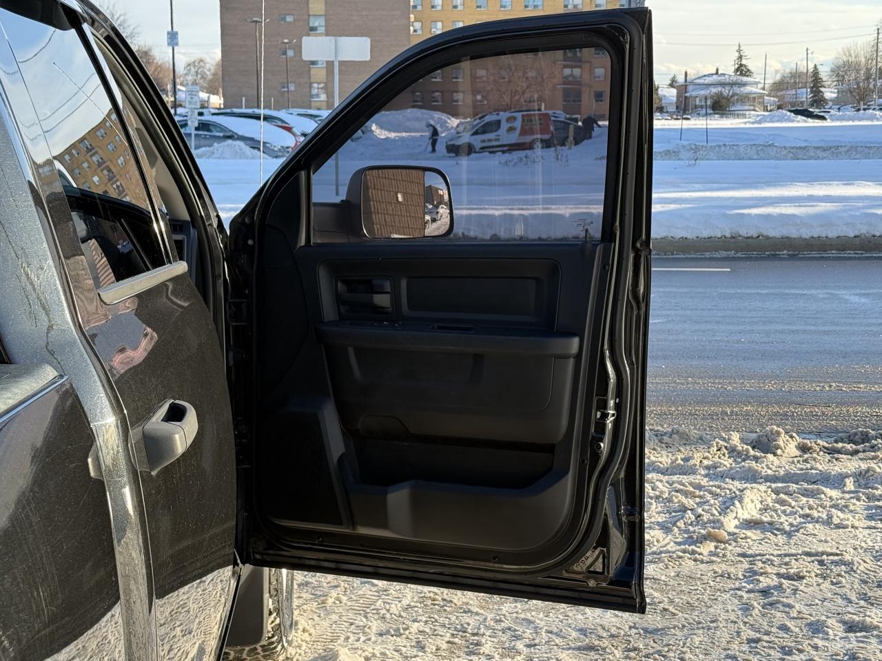 2017 RAM 1500 TRADESMAN | 5.7 V8 | FINANCE | NO ACCIDENTS Photo