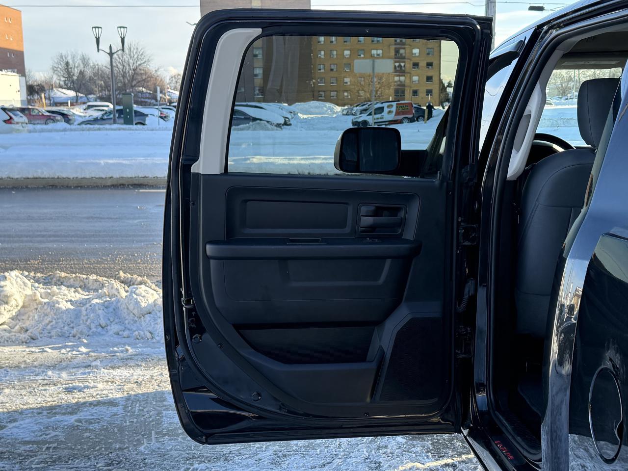 2017 RAM 1500 TRADESMAN | 5.7 V8 | FINANCE | NO ACCIDENTS Photo