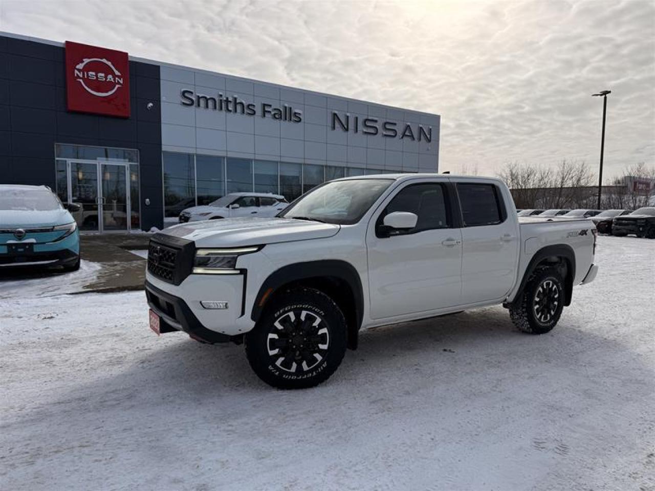 2023 Nissan Frontier Crew Cab PRO-4X 4x4 at Photo