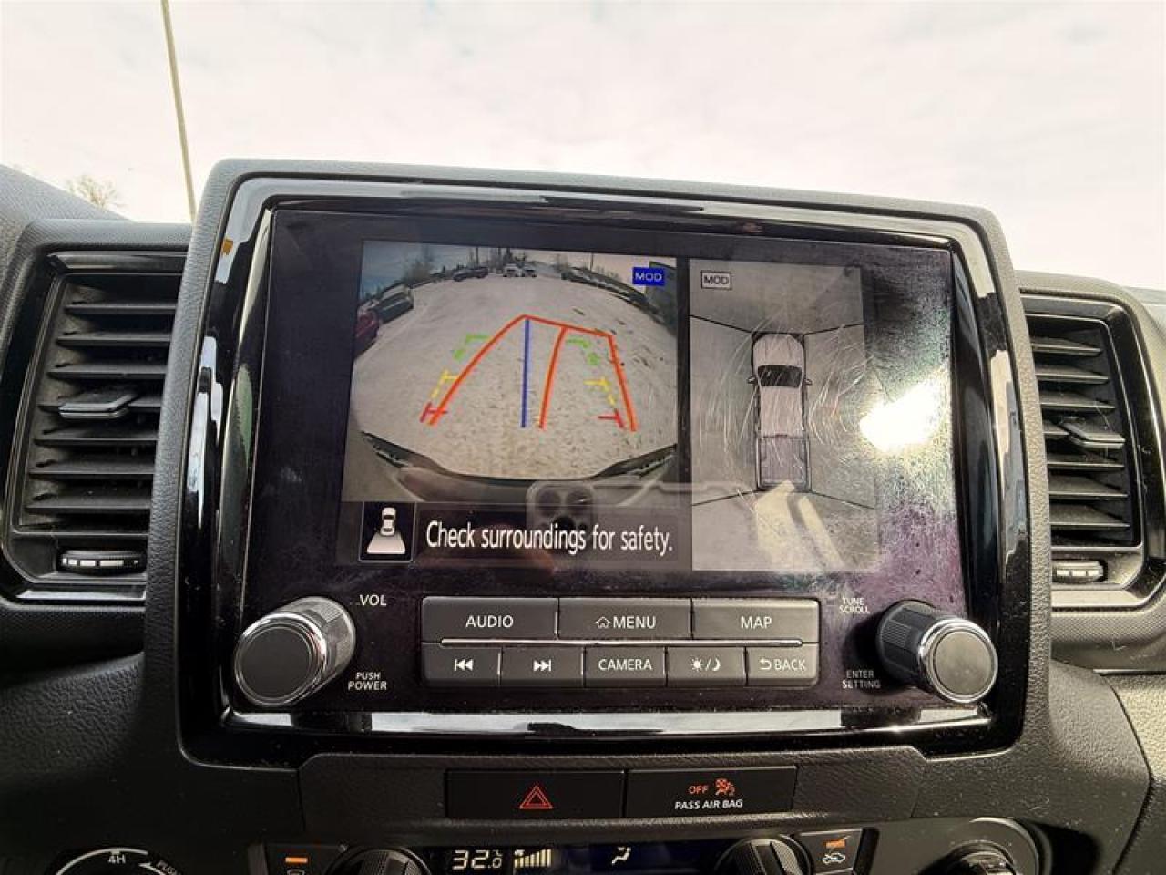 2023 Nissan Frontier Crew Cab PRO-4X 4x4 at Photo