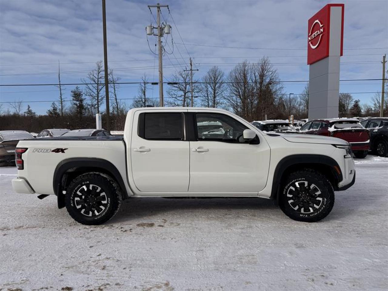 2023 Nissan Frontier Crew Cab PRO-4X 4x4 at Photo3