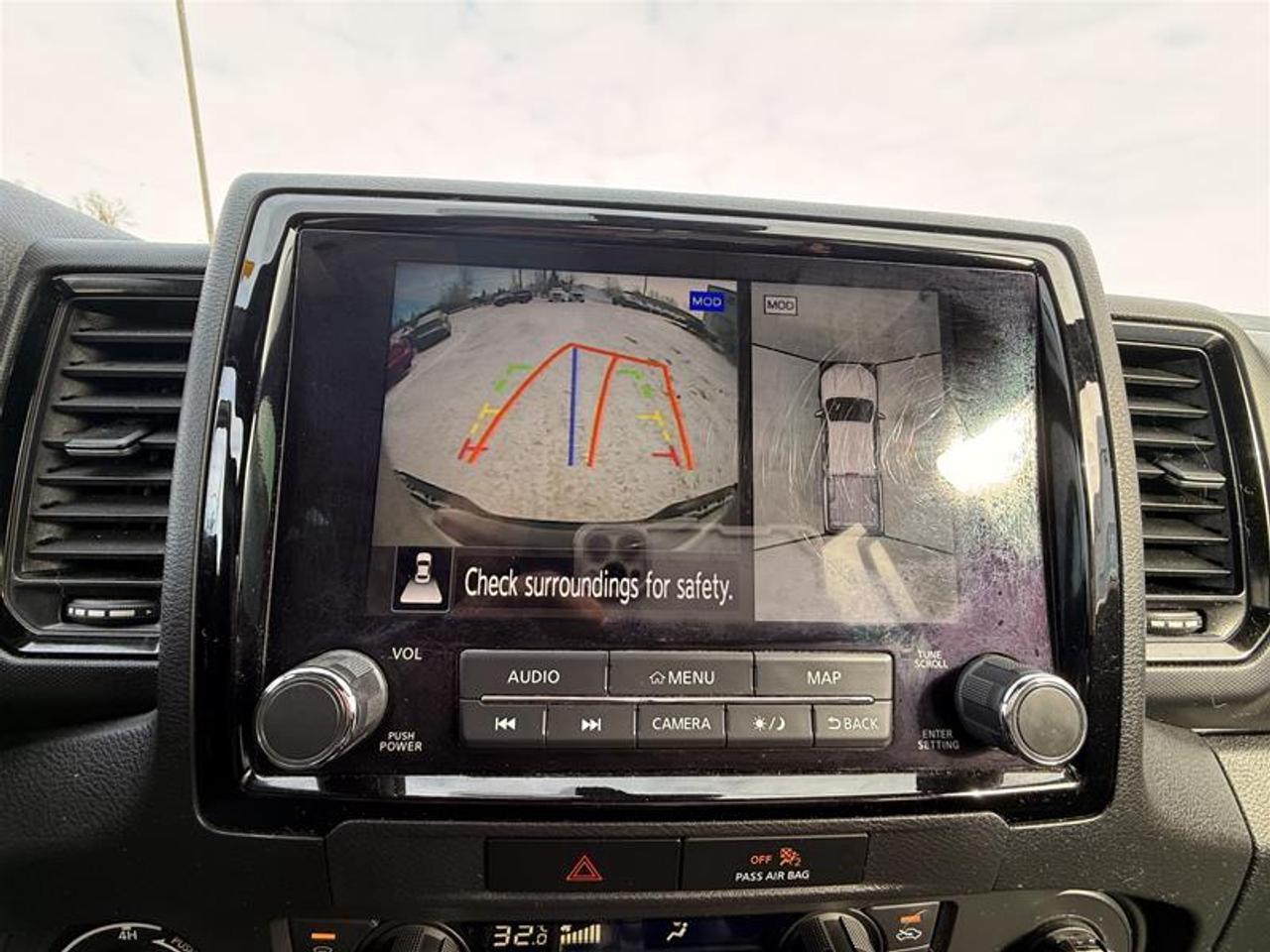 2023 Nissan Frontier Crew Cab PRO-4X 4x4 at Photo