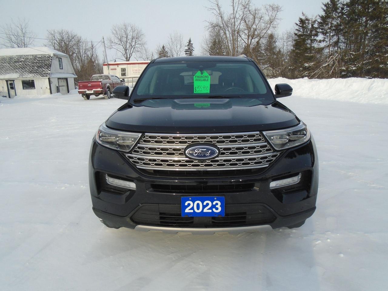 2023 Ford Explorer LIMITED Photo2