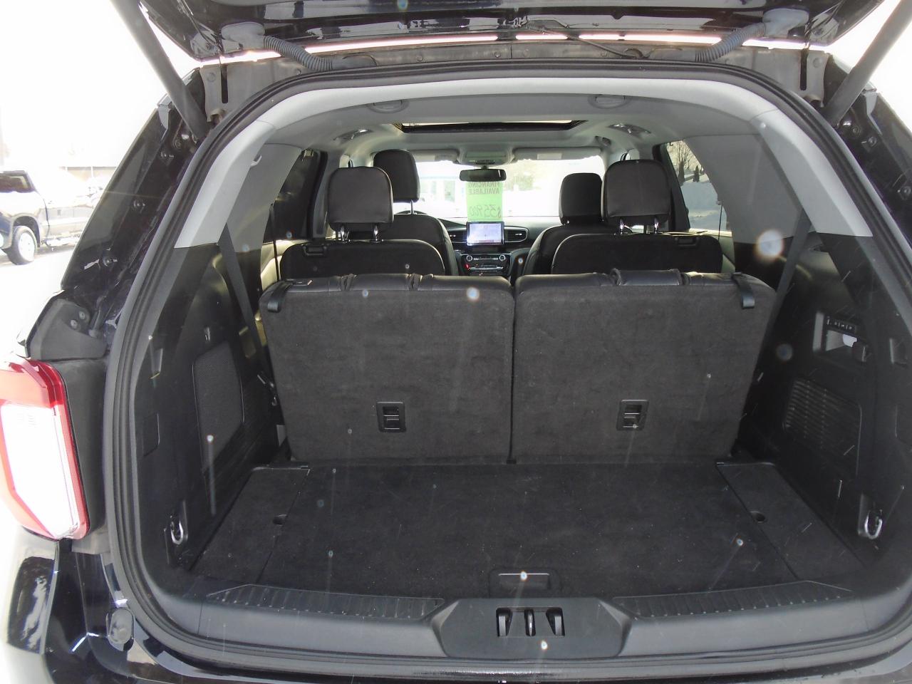 2023 Ford Explorer LIMITED Photo3