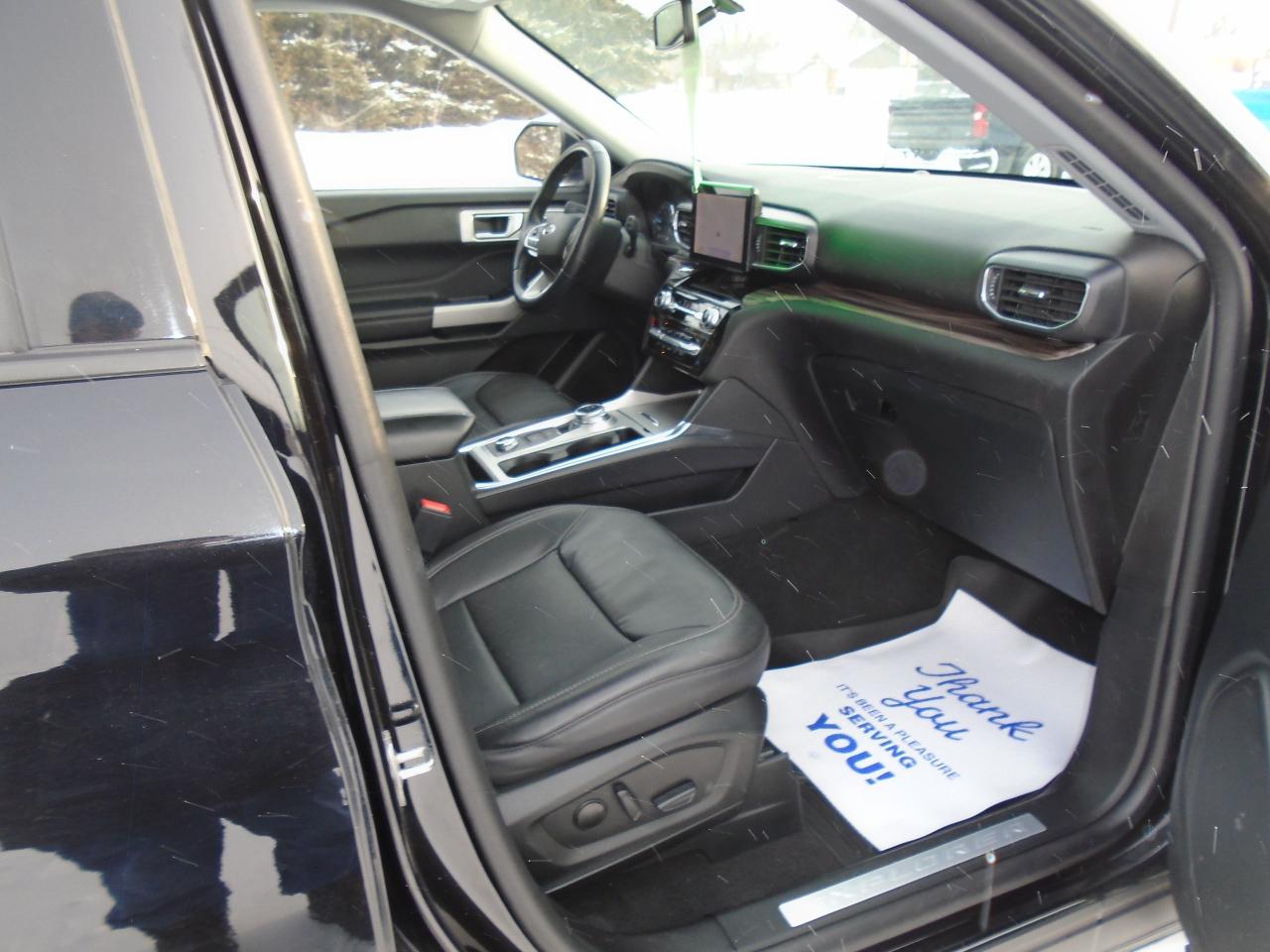 2023 Ford Explorer LIMITED Photo4