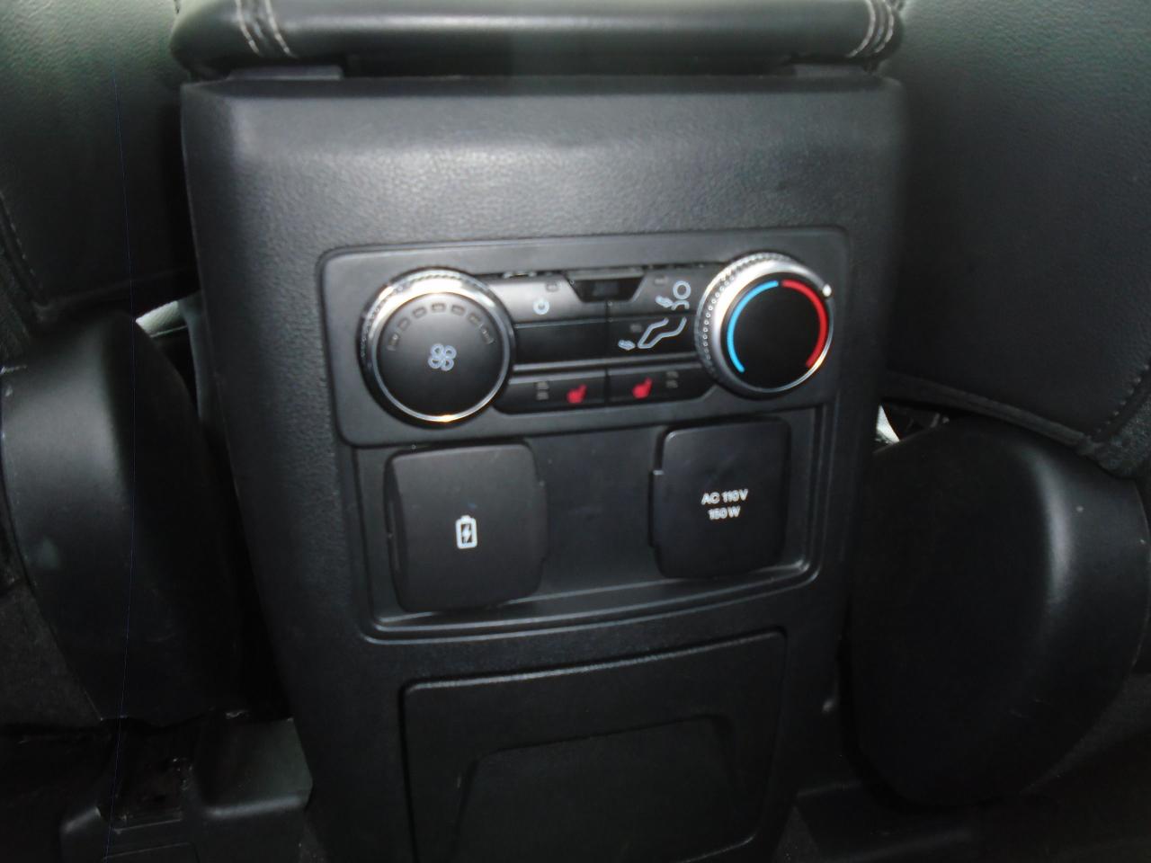 2023 Ford Explorer LIMITED Photo