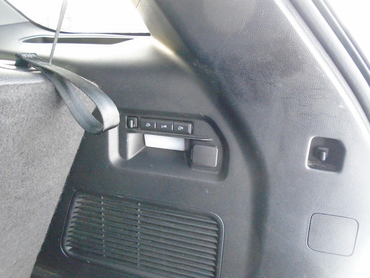 2023 Ford Explorer LIMITED Photo