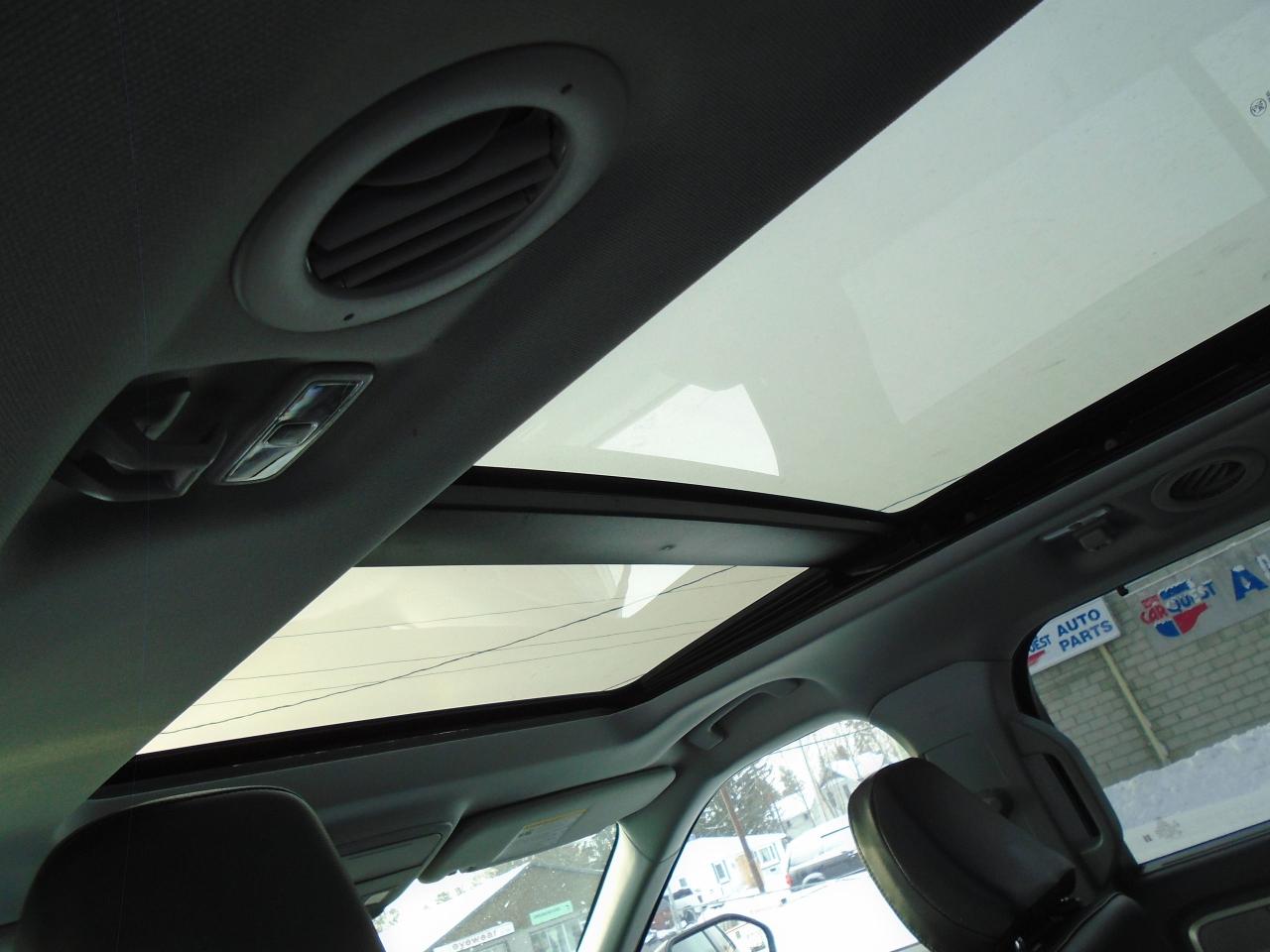 2023 Ford Explorer LIMITED Photo