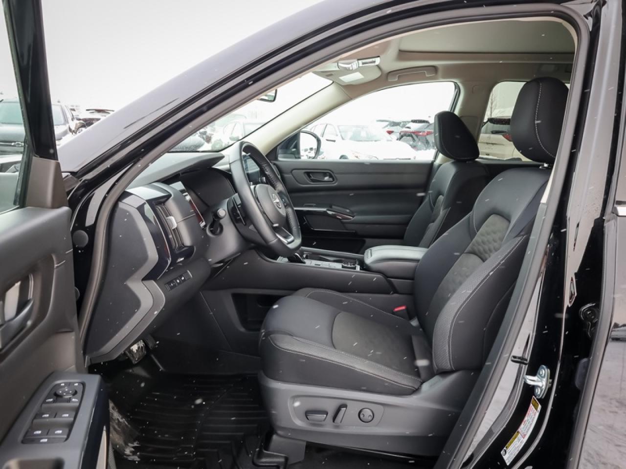 2024 Nissan Pathfinder SV  - Sunroof -  Navigation Photo