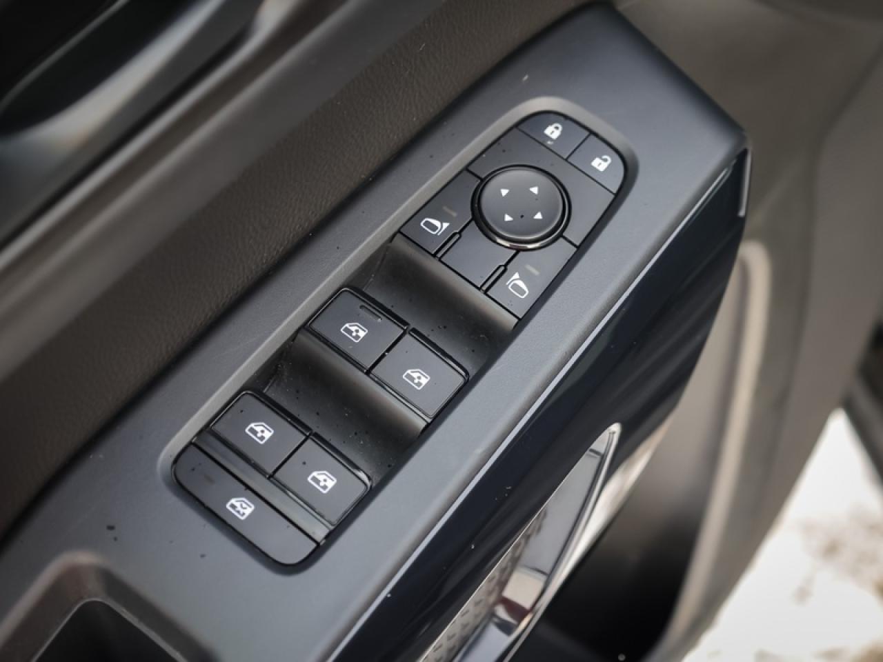 2024 Nissan Pathfinder SV  - Sunroof -  Navigation Photo