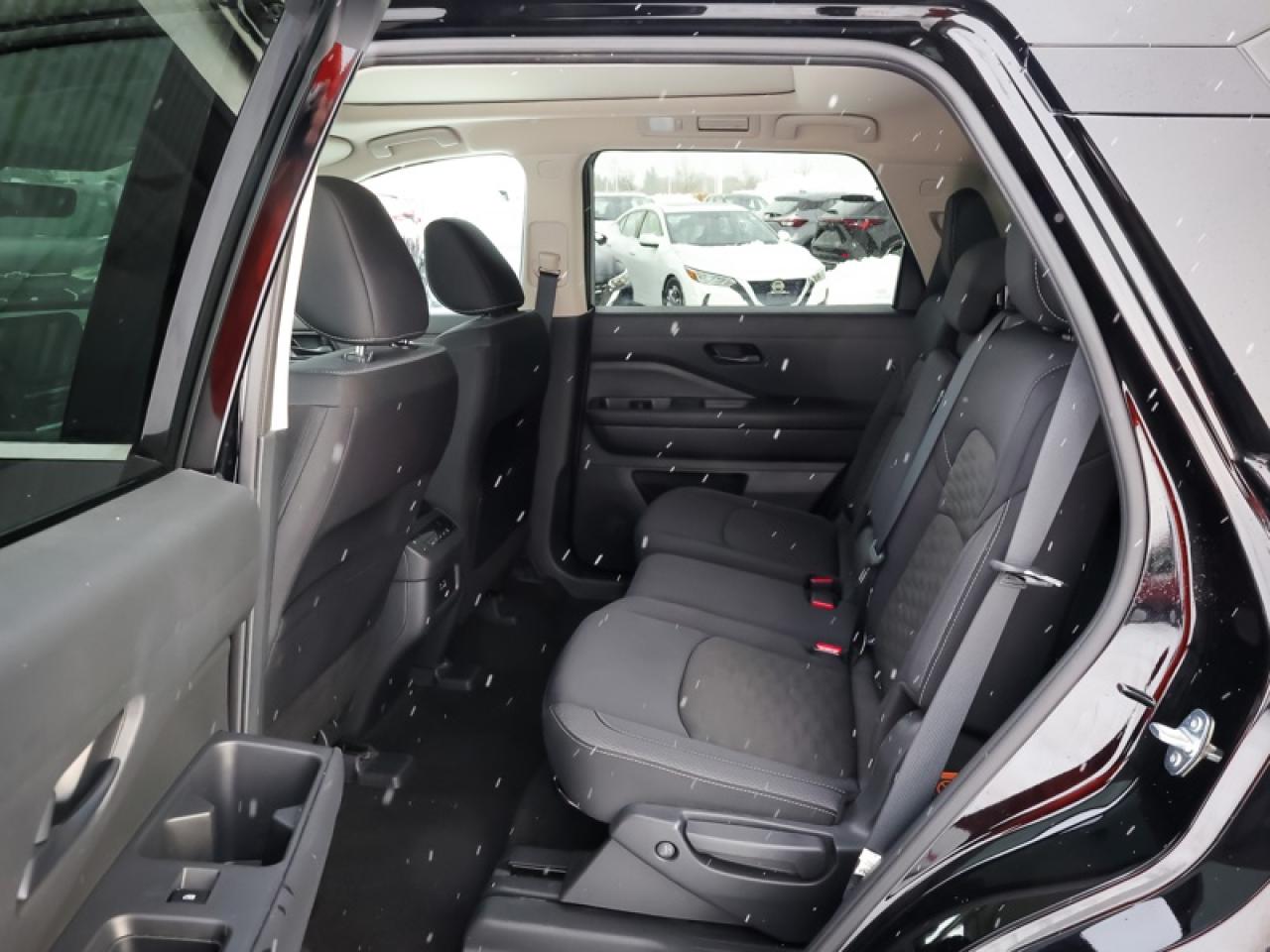 2024 Nissan Pathfinder SV  - Sunroof -  Navigation Photo