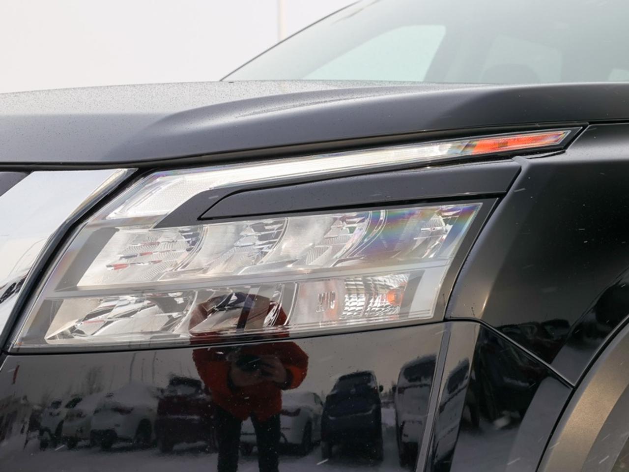 2024 Nissan Pathfinder SV  - Sunroof -  Navigation Photo4