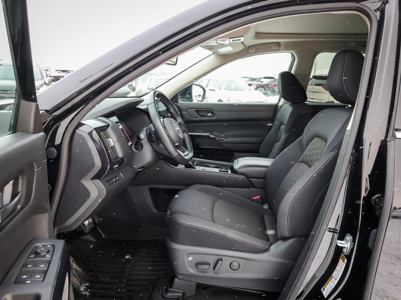 2024 Nissan Pathfinder SV  - Sunroof -  Navigation Photo