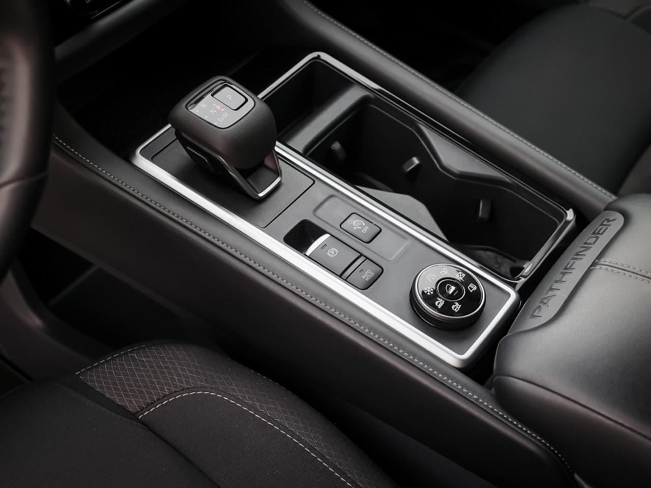 2024 Nissan Pathfinder SV  - Sunroof -  Navigation Photo