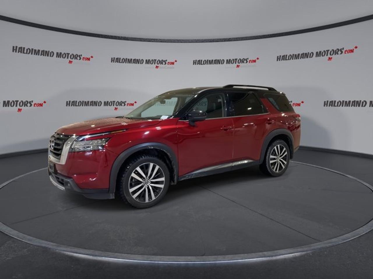 2024 Nissan Pathfinder Platinum 4WD | Leather Seats | Photo