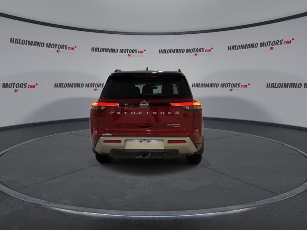 2024 Nissan Pathfinder Platinum 4WD | Leather Seats | Photo