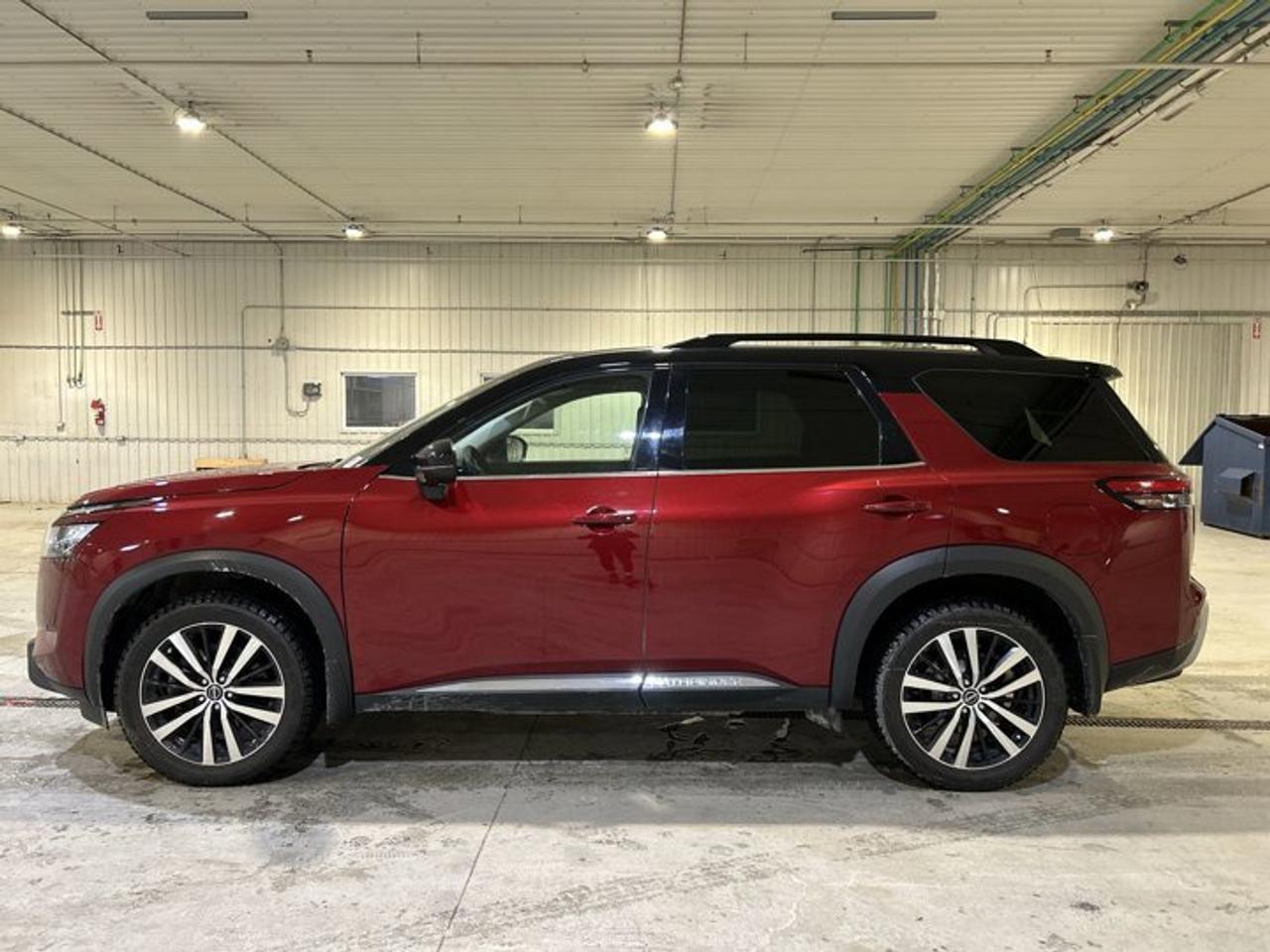 2024 Nissan Pathfinder Platinum 4WD | Leather Seats | Photo