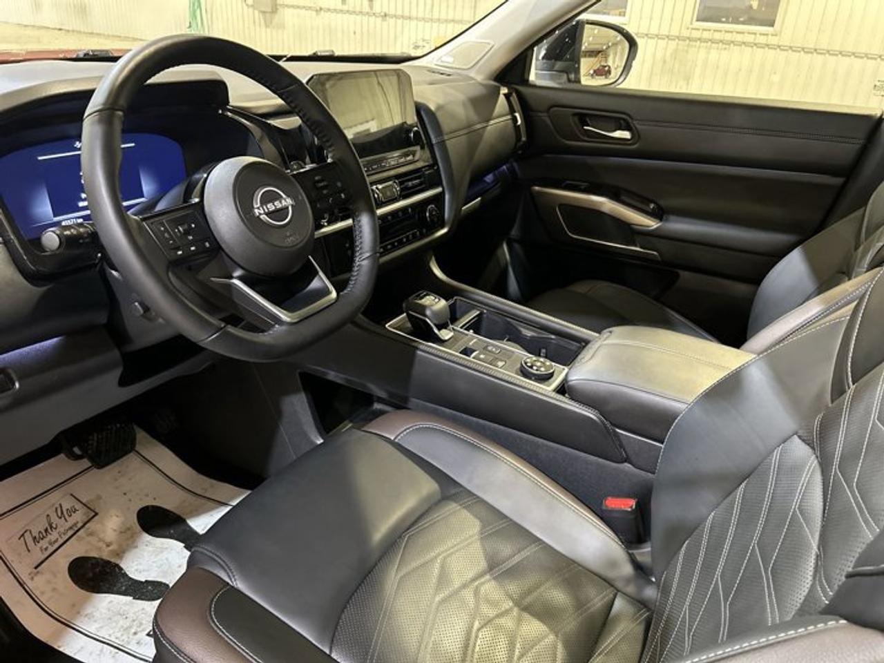 2024 Nissan Pathfinder Platinum 4WD | Leather Seats | Photo