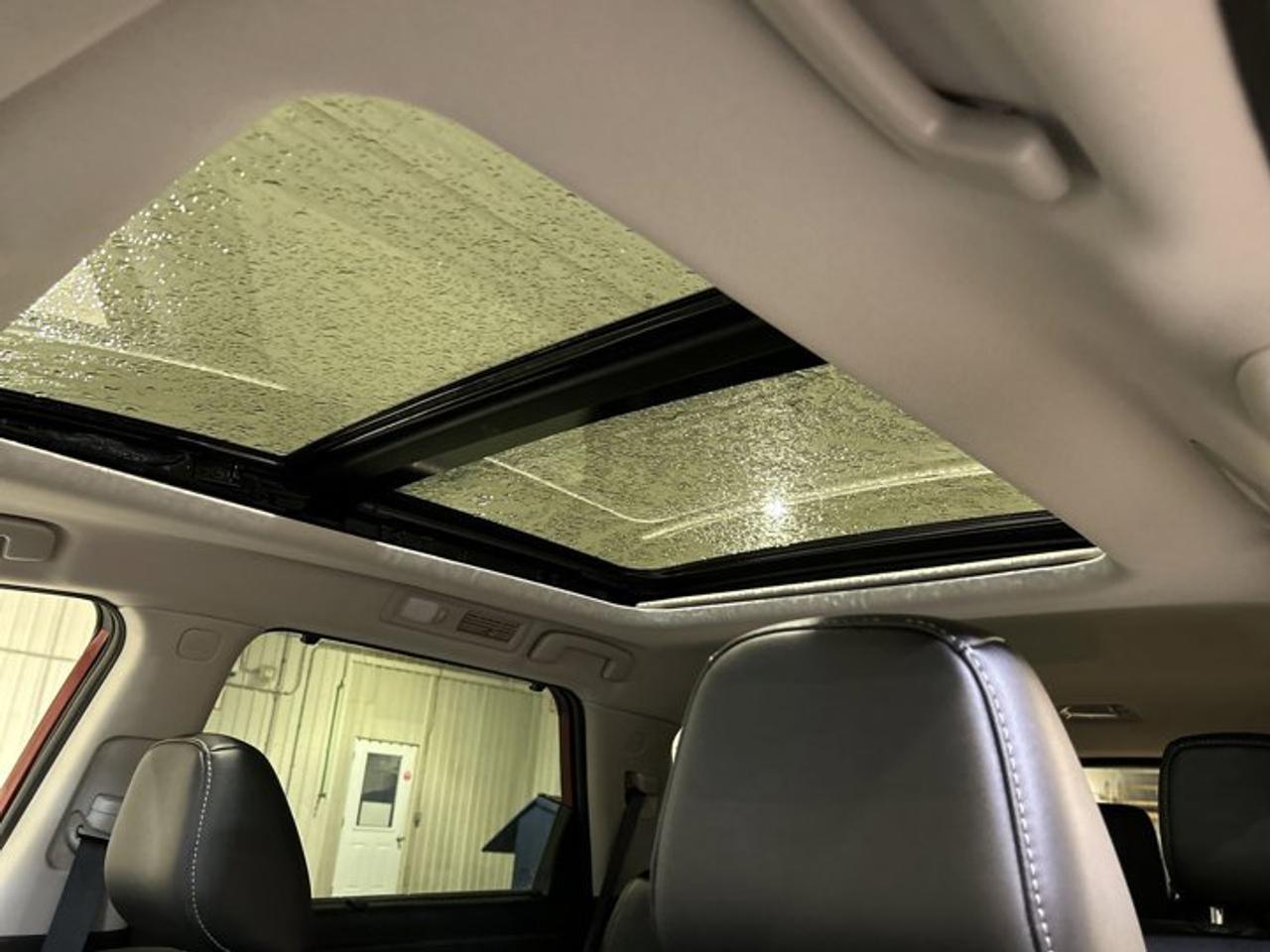 2024 Nissan Pathfinder Platinum 4WD | Leather Seats | Photo