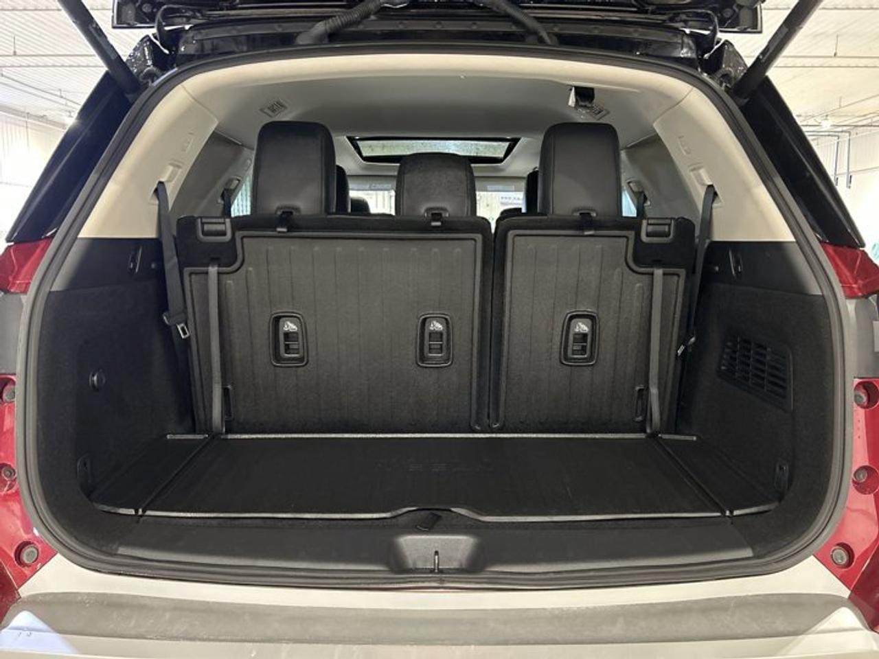 2024 Nissan Pathfinder Platinum 4WD | Leather Seats | Photo