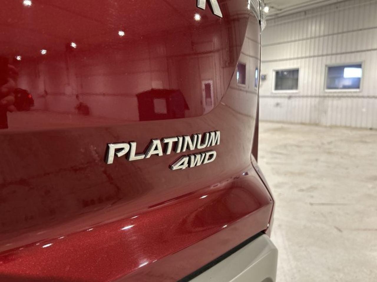 2024 Nissan Pathfinder Platinum 4WD | Leather Seats | Photo