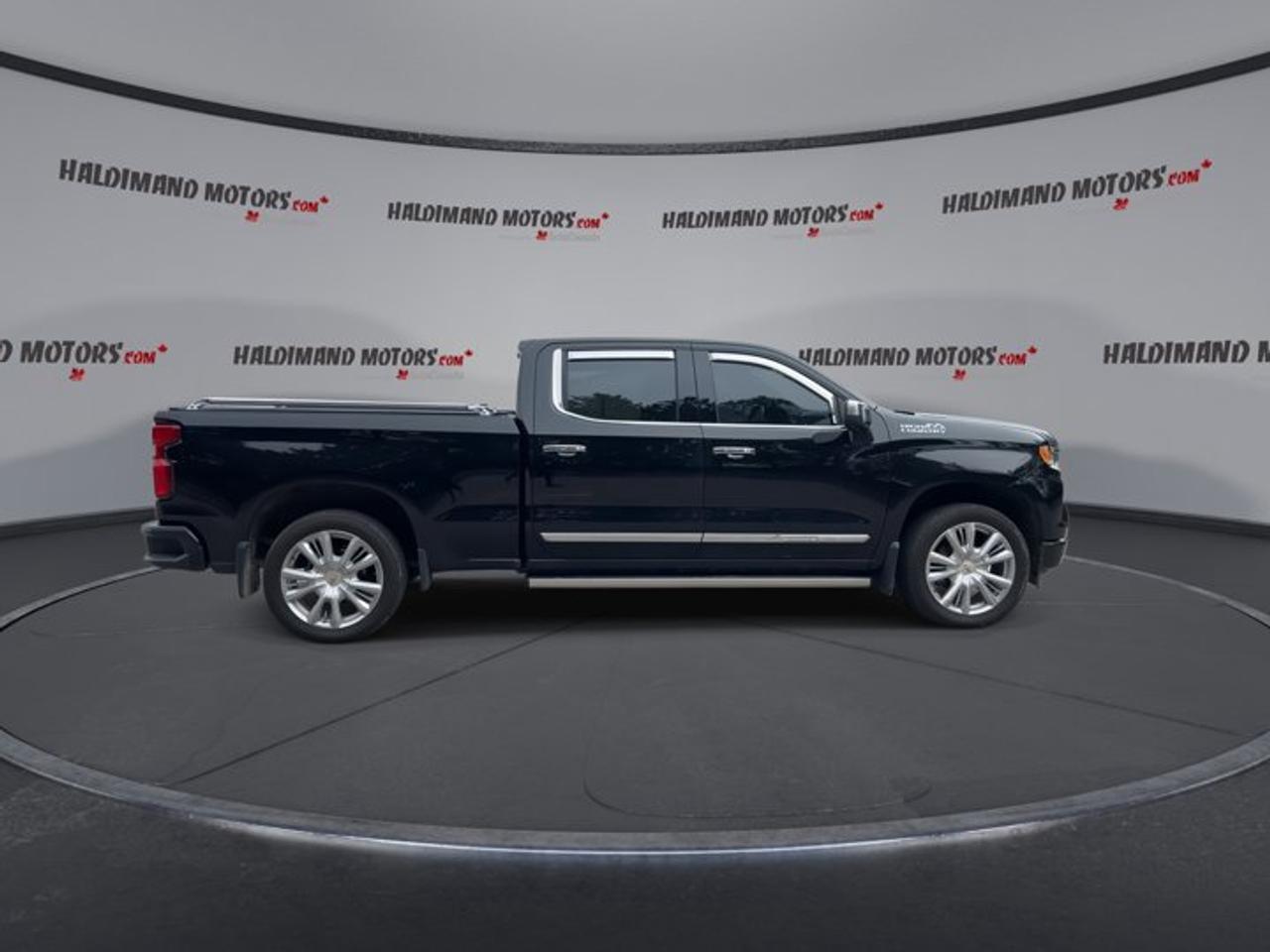 2025 Chevrolet Silverado 1500 High Country 4x4 Crew Cab 6.5ft box Photo