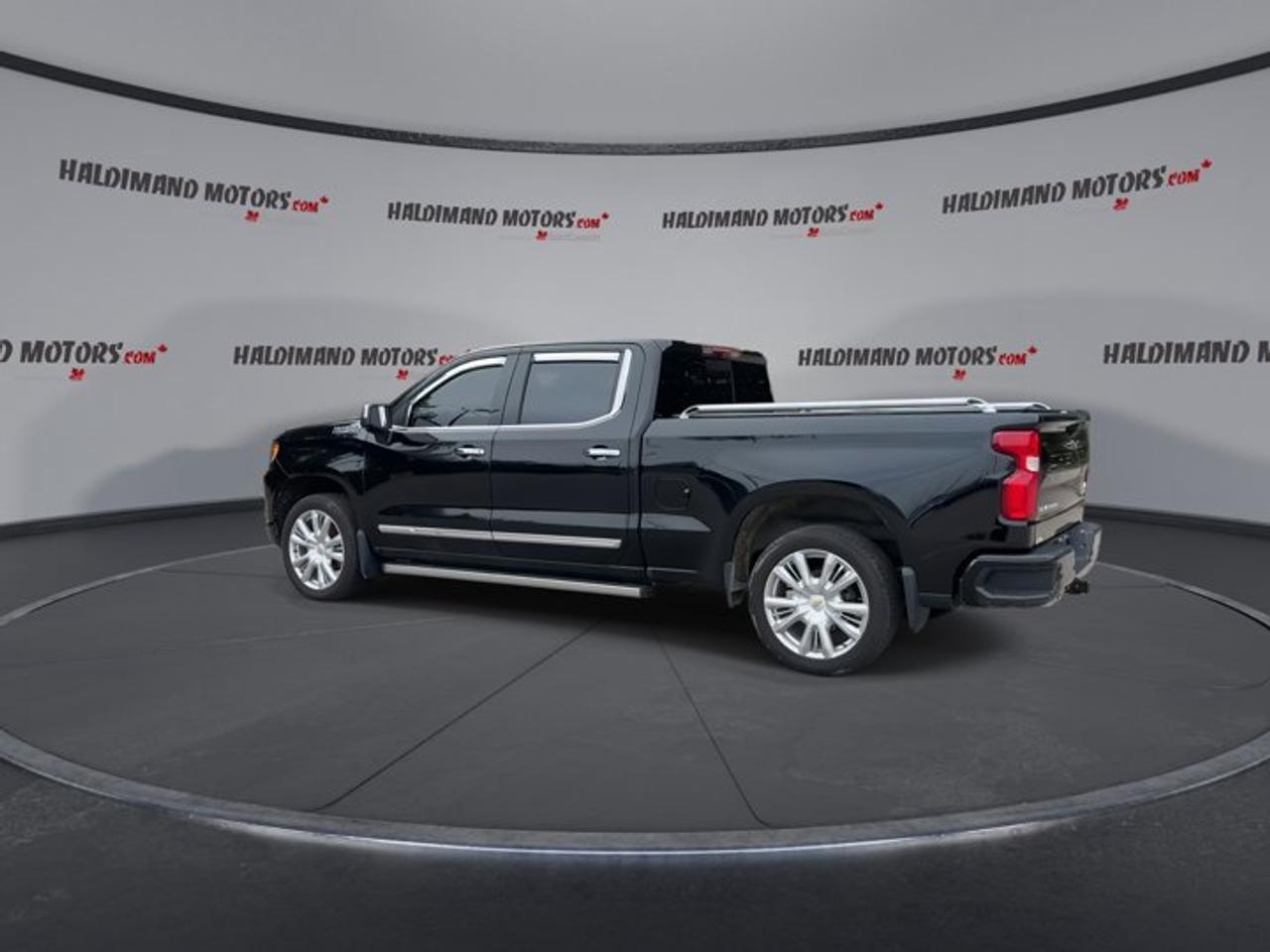 2025 Chevrolet Silverado 1500 High Country 4x4 Crew Cab 6.5ft box Photo