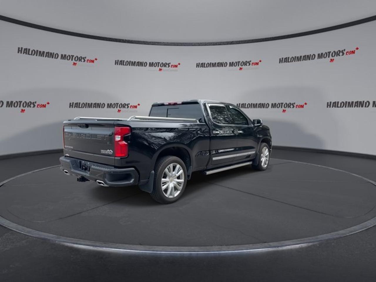 2025 Chevrolet Silverado 1500 High Country 4x4 Crew Cab 6.5ft box Photo
