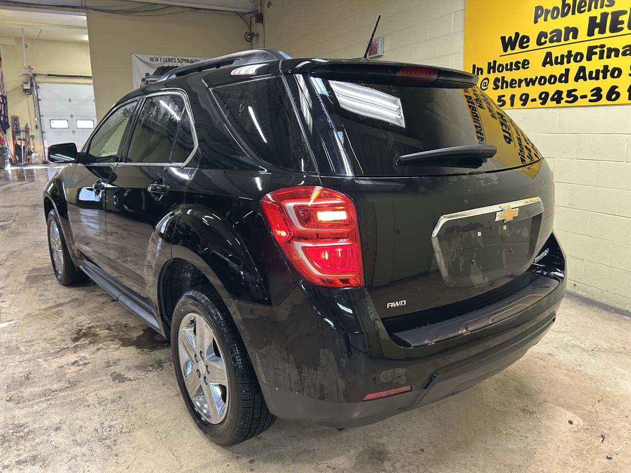 2016 Chevrolet Equinox LT Photo3