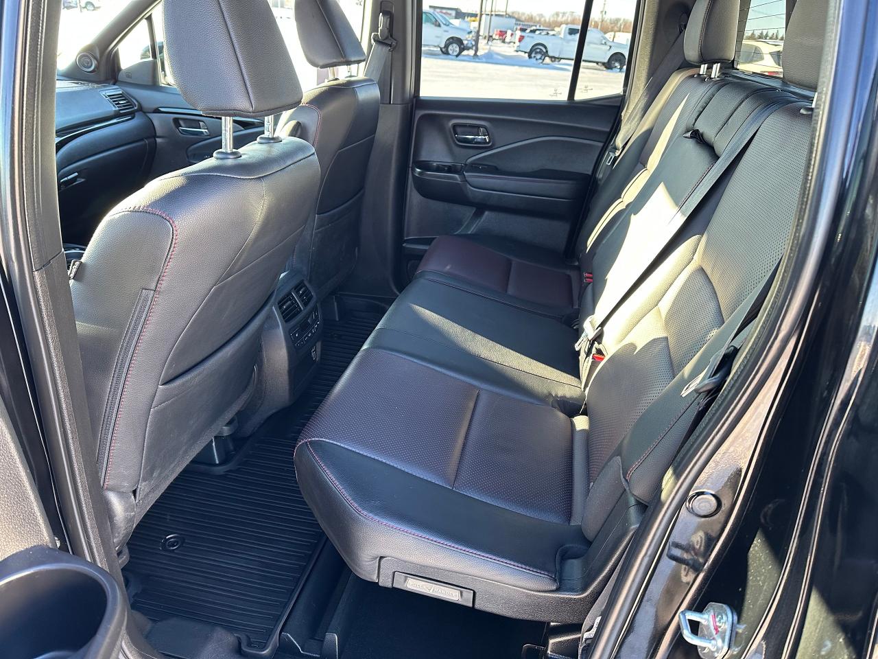 2022 Honda Ridgeline Black Edition AWD Photo5