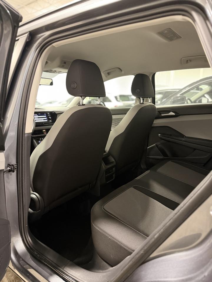 2022 Volkswagen Taos Trendline Photo